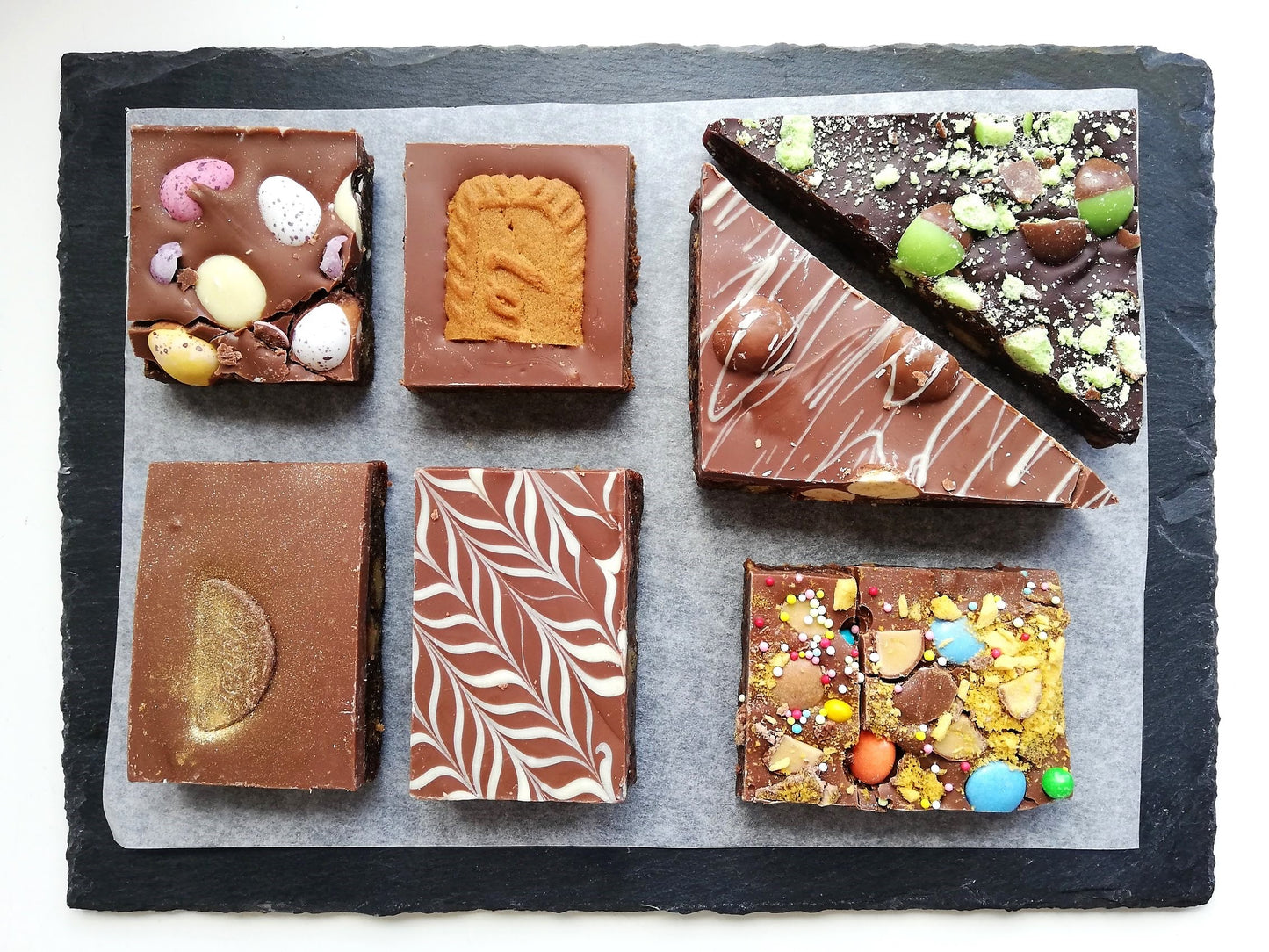 Chocolate Crunch Selection box - Indulgence A5 (Mixed amount of pieces)