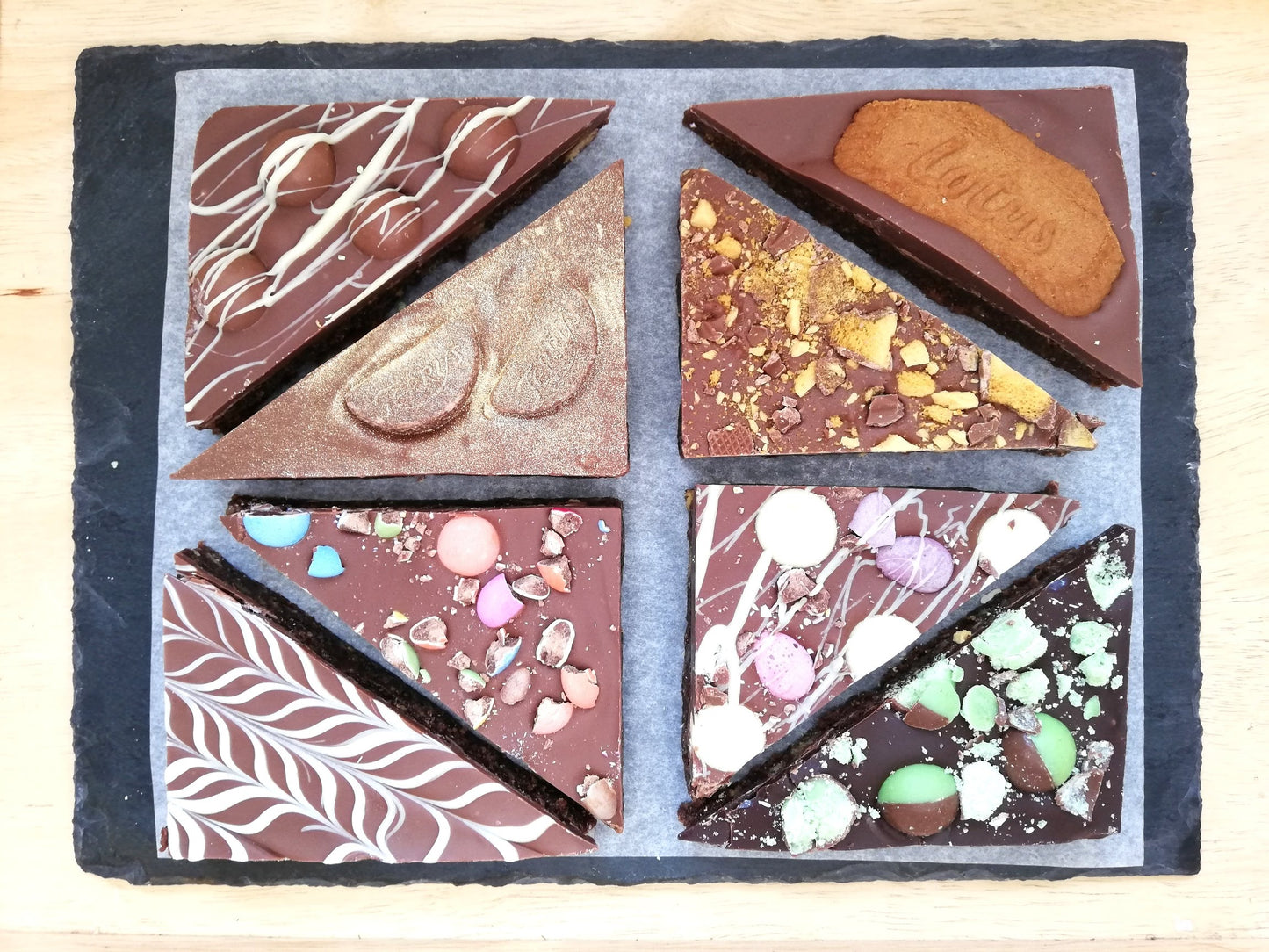 Chocolate Crunch Selection box - Indulgence A5 (Mixed amount of pieces)