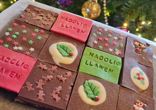 Nadolig Llawen 🎄🎅 Indulgence Box (12 piece) Dispatch 20/12/23