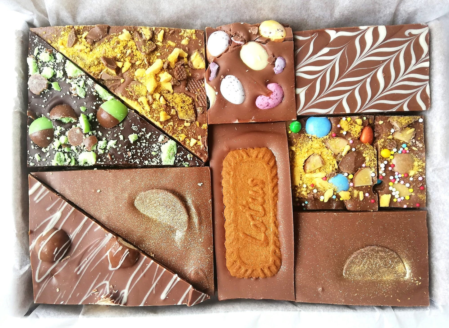 Chocolate Crunch Selection Box - Treat A6 (Mixed amount of pieces)